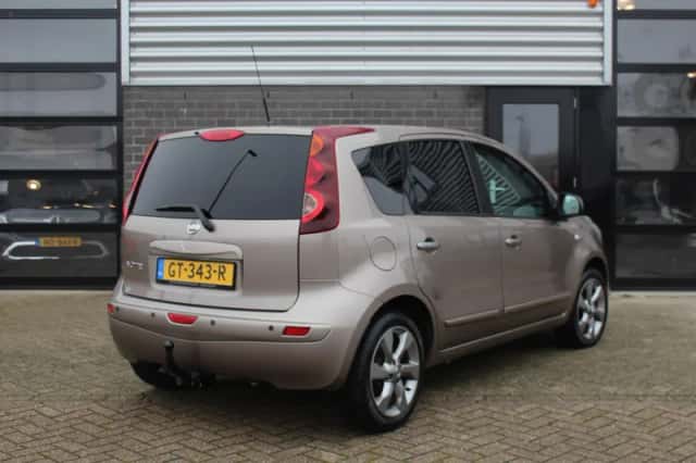 Nissan Note (2010) thumbnail 4
