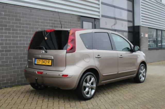 Nissan Note (2010) thumbnail 6