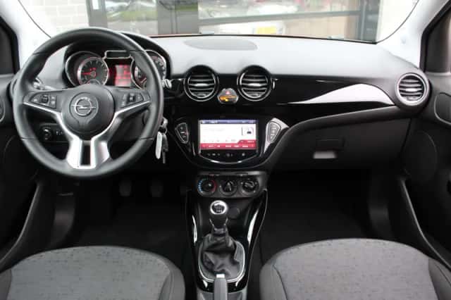 Opel Adam (2015) thumbnail 3