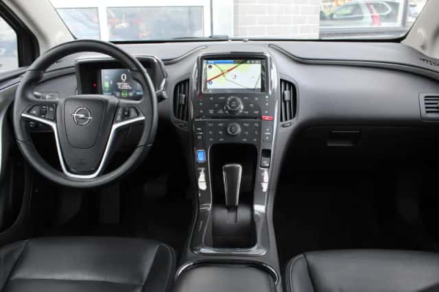 Opel Ampera (2012) thumbnail 3
