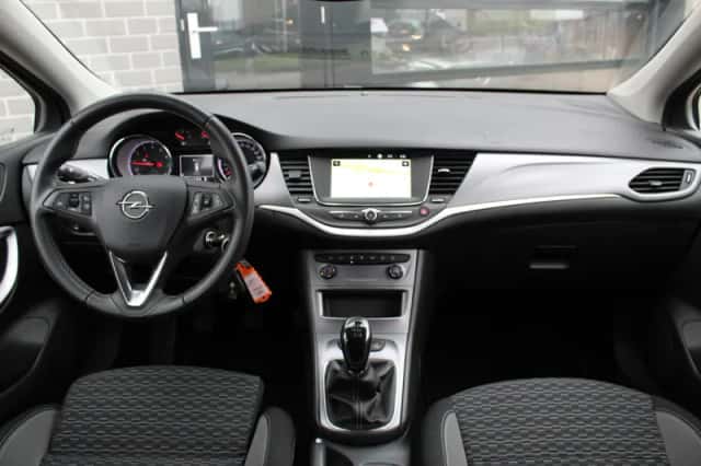 Opel Astra (2021) thumbnail 3