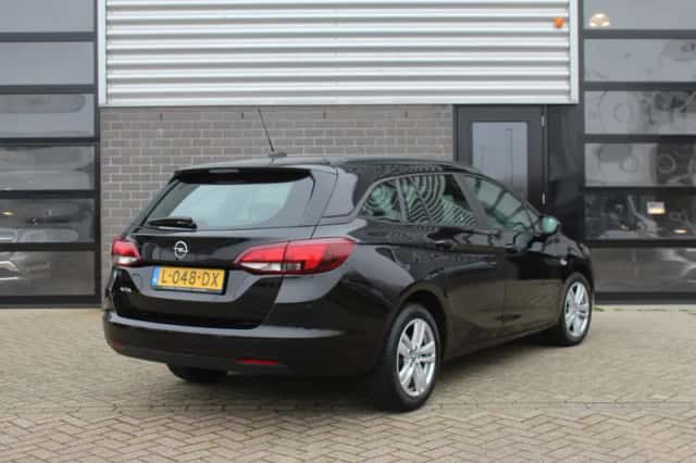 Opel Astra (2021) thumbnail 4