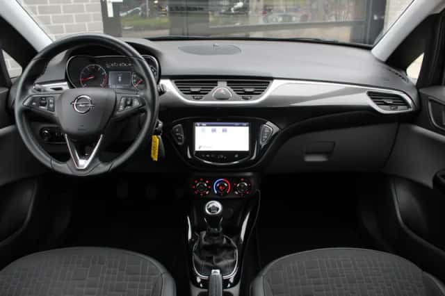 Opel Corsa (2015) thumbnail 3