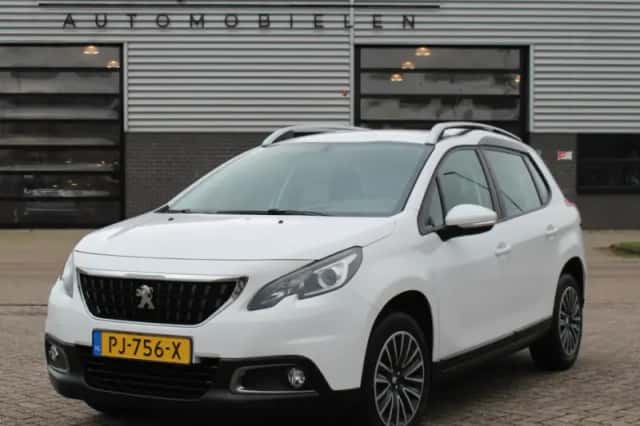 Peugeot 2008 (2017) thumbnail 1