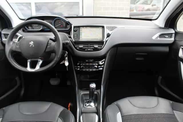 Peugeot 2008 (2014) thumbnail 3