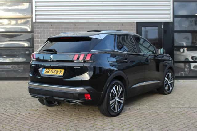 Peugeot 3008 (2018) thumbnail 4
