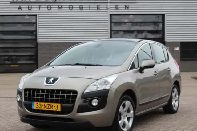 Peugeot 3008 (2011) thumbnail 1