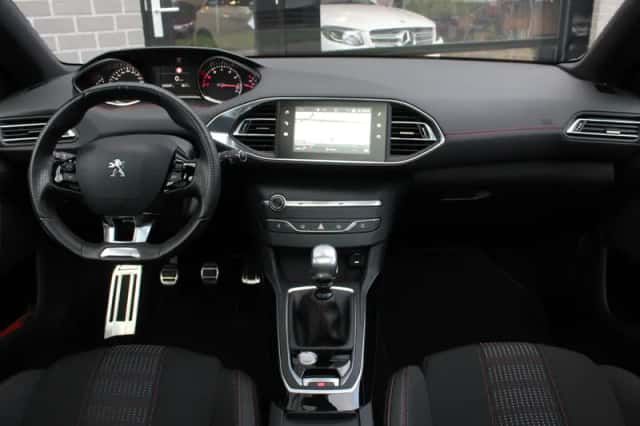 Peugeot 308 (2018) thumbnail 3