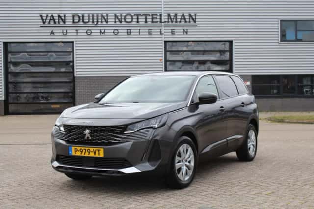 Peugeot 5008 (2022) thumbnail 2