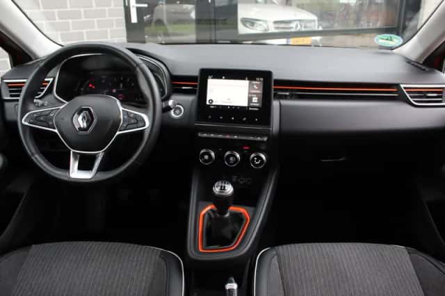 Renault Clio (2019) thumbnail 3