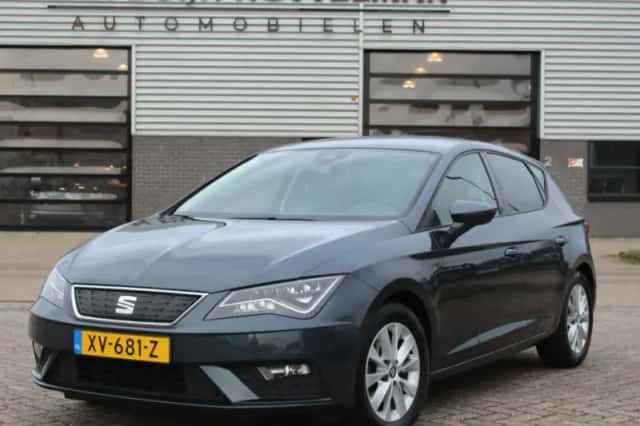 SEAT Leon (2019) thumbnail 1