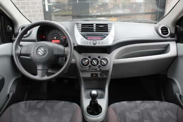 Suzuki Alto (2011) thumbnail 3