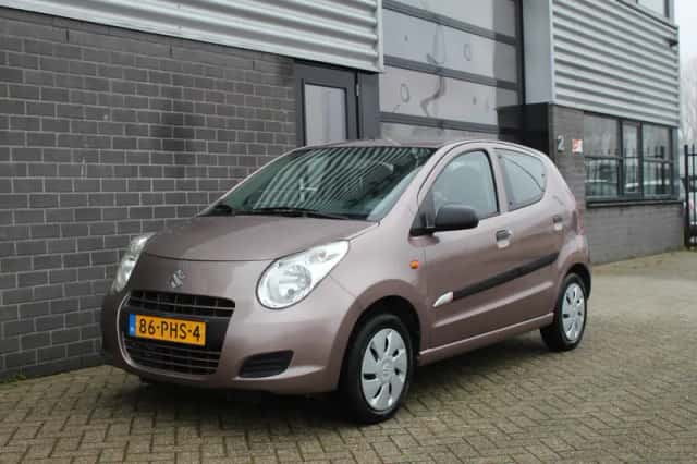Suzuki Alto (2011) thumbnail 5