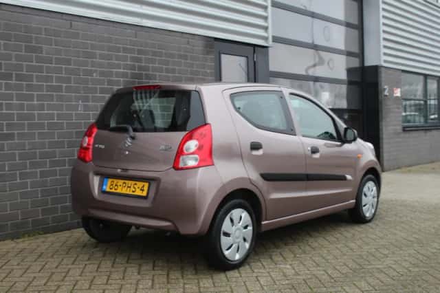 Suzuki Alto (2011) thumbnail 6