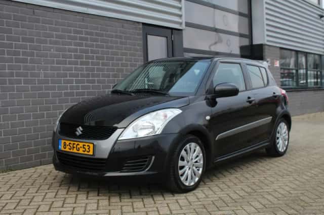 Suzuki Swift (2013) thumbnail 5