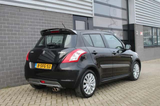 Suzuki Swift (2013) thumbnail 6