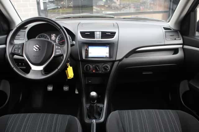 Suzuki Swift (2014) thumbnail 3