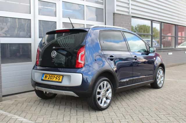 Volkswagen Up! (2014) thumbnail 6
