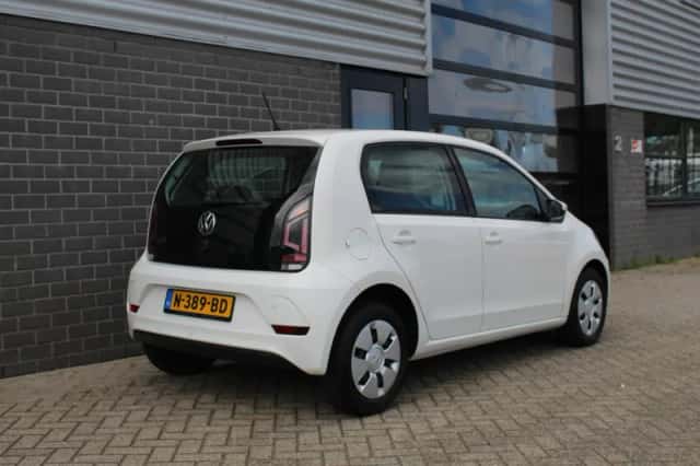 Volkswagen Up! (2018) thumbnail 6