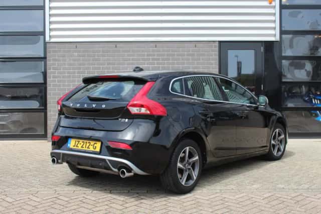 Volvo V40 (2016) thumbnail 4