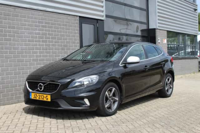 Volvo V40 (2016) thumbnail 5