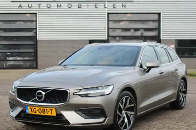 Volvo V60 (2019) thumbnail 1