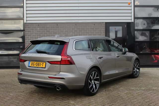 Volvo V60 (2019) thumbnail 4