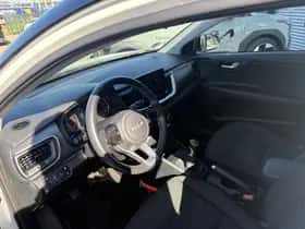 Kia Stonic (2023) thumbnail 14