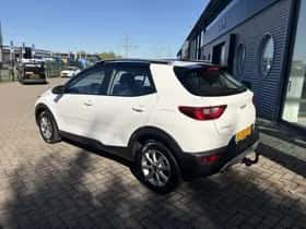 Kia Stonic (2023) thumbnail 4