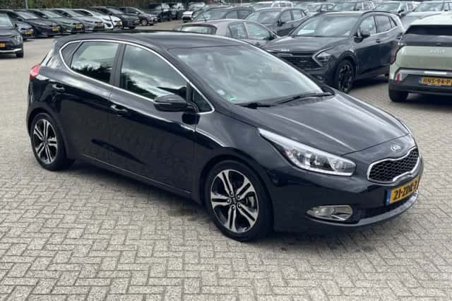 Kia Ceed (2012) thumbnail 3