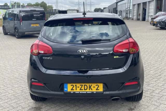 Kia Ceed (2012) thumbnail 5