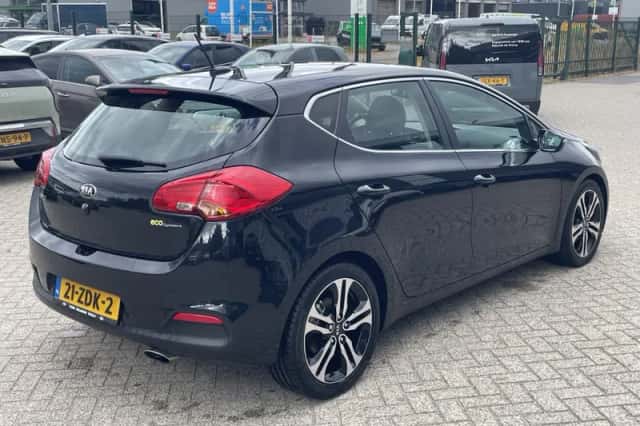 Kia Ceed (2012) thumbnail 6