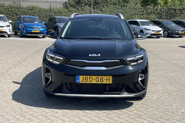 Kia Stonic (2025) thumbnail 3