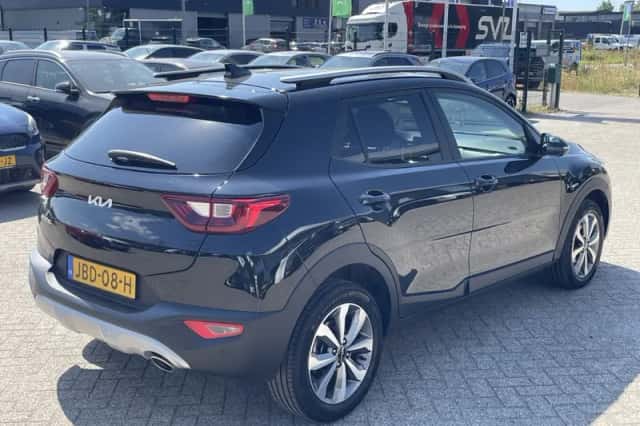 Kia Stonic (2025) thumbnail 6