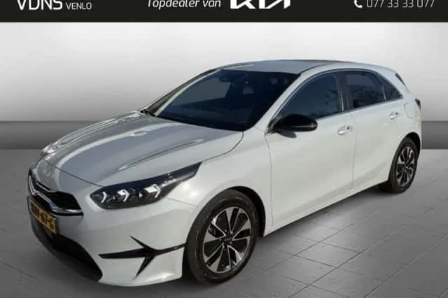 Kia Ceed (2025) thumbnail 1