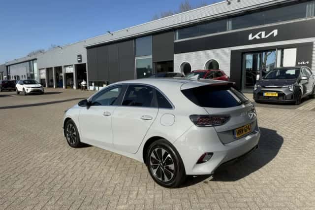 Kia Ceed (2025) thumbnail 4