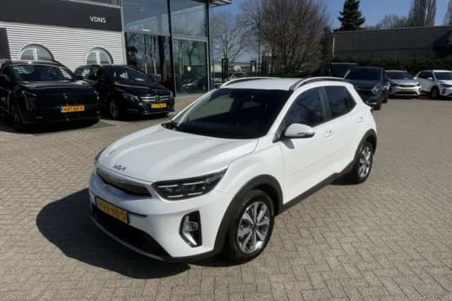 Kia Stonic (2025) thumbnail 3