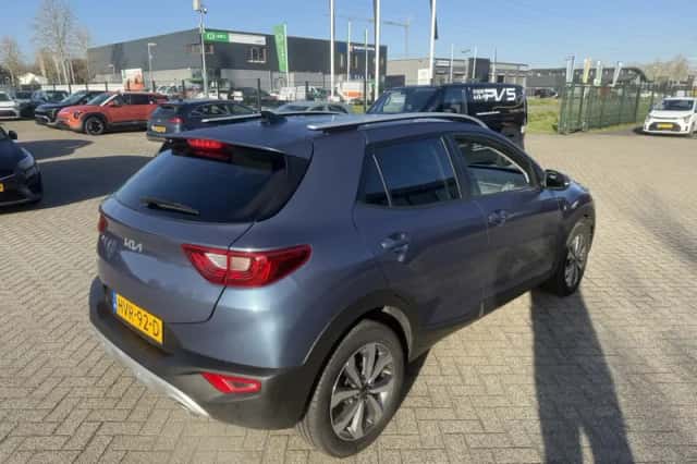 Kia Stonic (2025) thumbnail 6