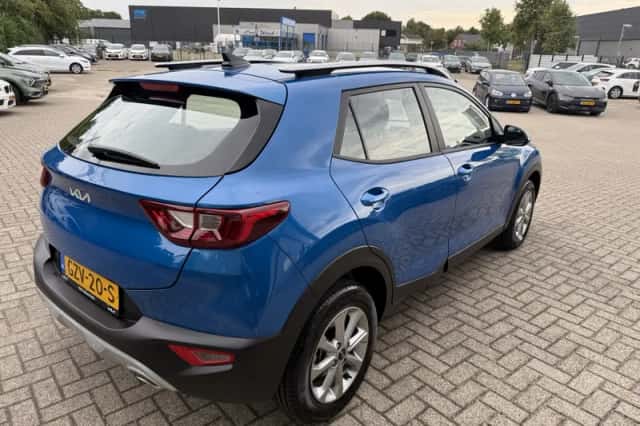 Kia Stonic (2025) thumbnail 5