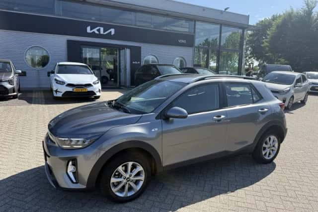 Kia Stonic (2025) thumbnail 2