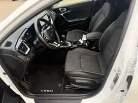 Kia Ceed Sportswagon (2024) thumbnail 9