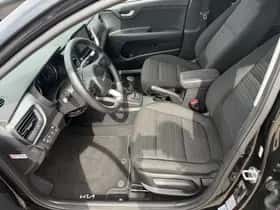 Kia Stonic (2024) thumbnail 9