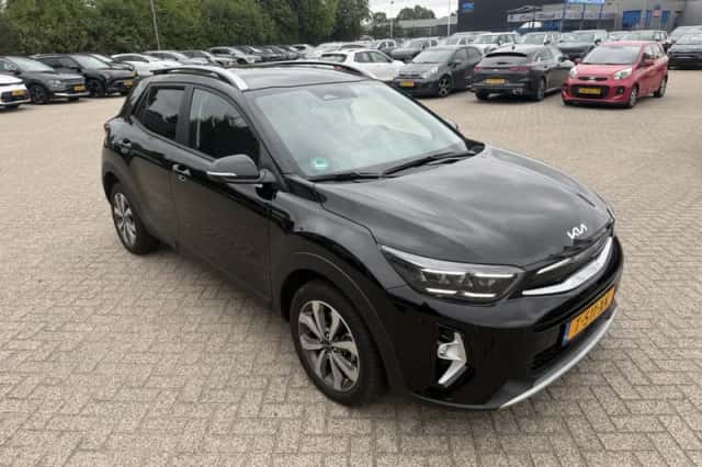 Kia Stonic (2023) thumbnail 6