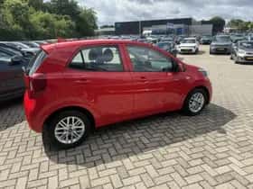Kia Picanto (2021) thumbnail 5