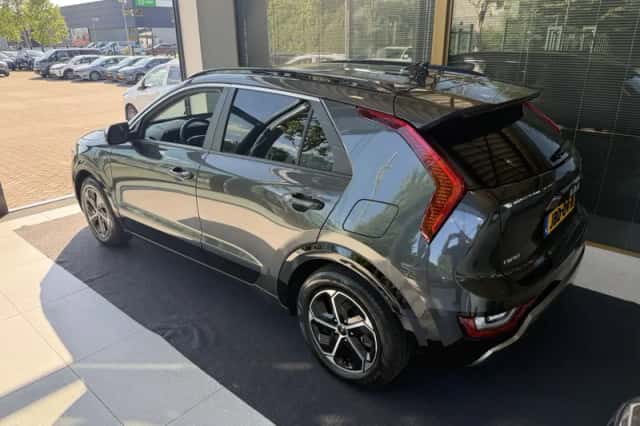 Kia Niro (2025) thumbnail 3