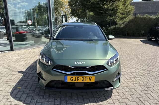 Kia Ceed Sportswagon (2024) thumbnail 3