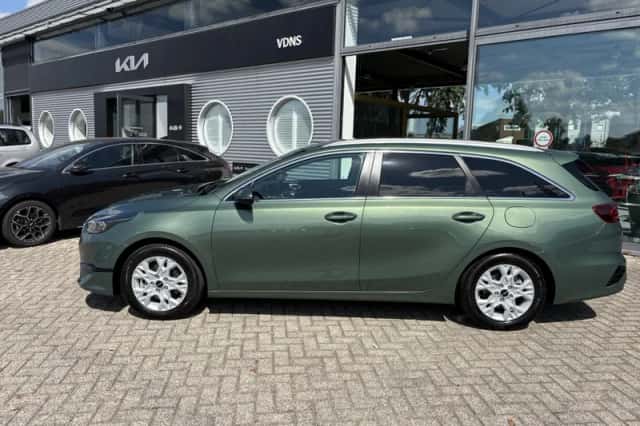 Kia Ceed Sportswagon (2024) thumbnail 4