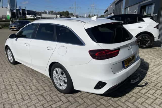 Kia Ceed Sportswagon (2024) thumbnail 3