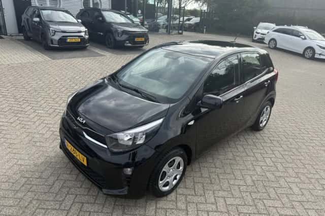 Kia Picanto (2022) thumbnail 3