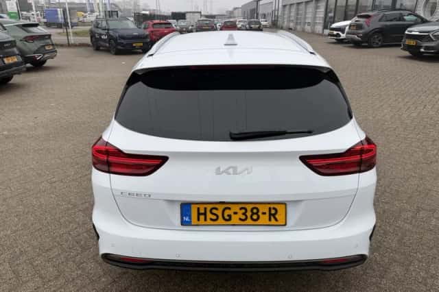 Kia Ceed Sportswagon (2025) thumbnail 4